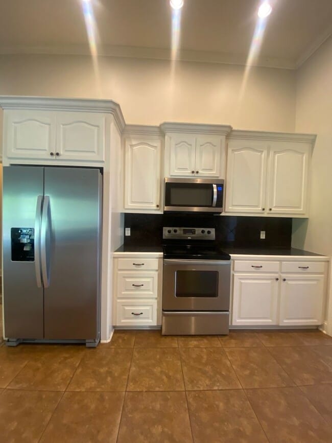 Building Photo - 314 Romar Pl