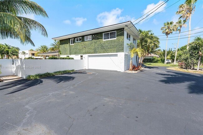 Building Photo - RIVER BAY PARK