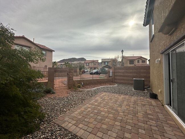 Building Photo - 3-bedroom, 2.5-bathroom home in Henderson