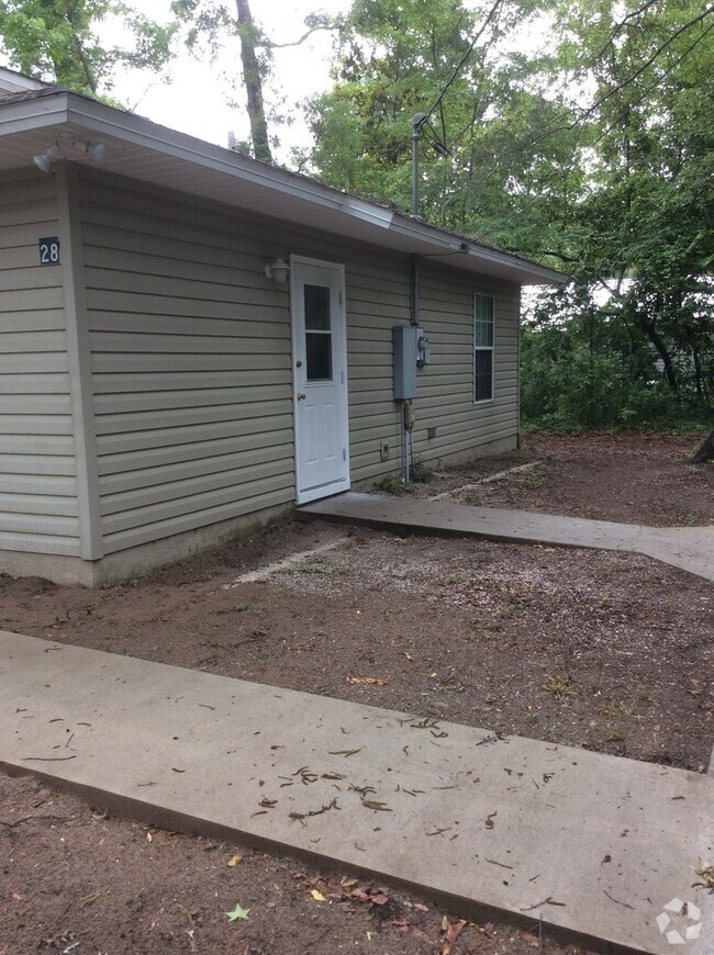 Building Photo - 2 Bedroom House in Wakulla Gardens