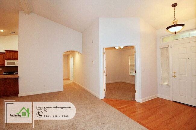 Building Photo - 3377 Heritagetown Dr
