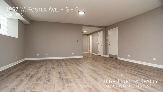 Building Photo - 1057 W Foster Ave