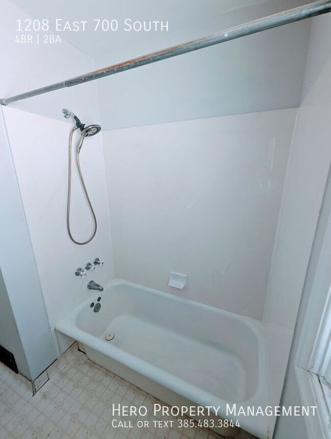 Building Photo - 1208 E 700 S