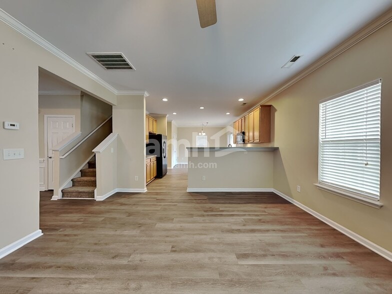 Building Photo - 3735 Village Springs Dr