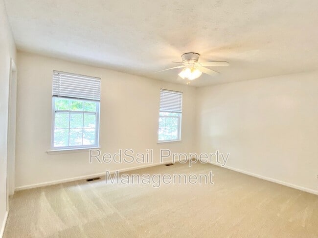 Building Photo - 534 Brightwood Ave