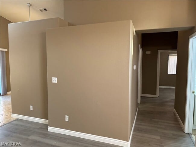 Building Photo - 3736 Rose Canyon Dr