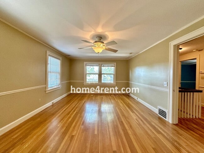 Building Photo - Charming Dutch Colonial in Brookside w/ an Updated Kitchen, Wood Floors, Fenced Yard and a Finish...