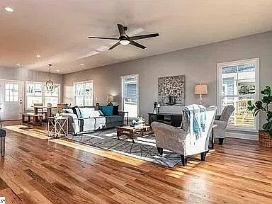 Building Photo - 111 Chestnut St