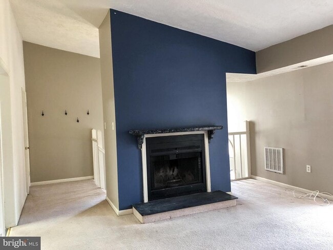 Building Photo - 916 Windbrooke Dr