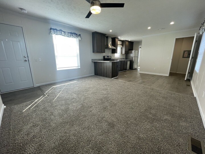 Building Photo - 15386 Danseur Dr