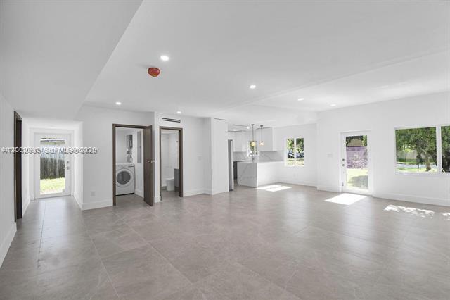 Building Photo - 7902 SW 67th Ave