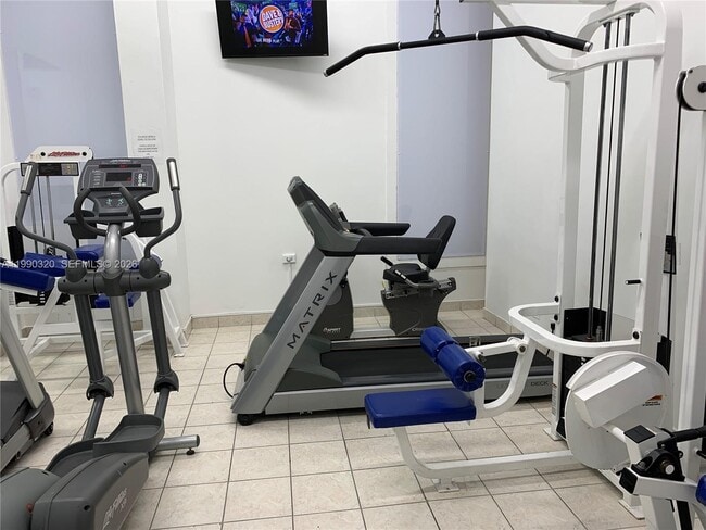 Building Photo - 6039 Collins Ave