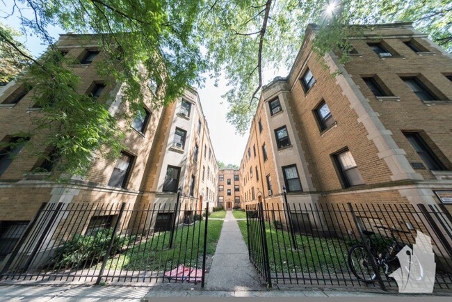 Building Photo - 2237 N Bissell St