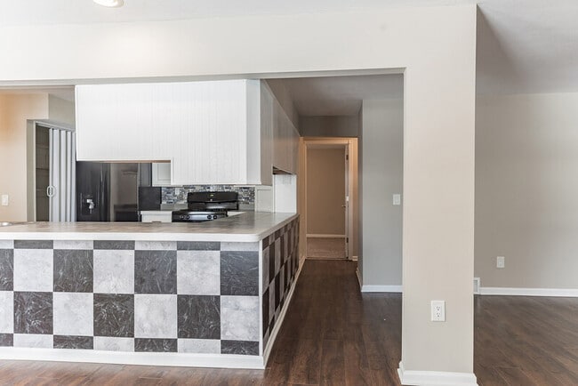 Building Photo - N1246 Walnut Rd