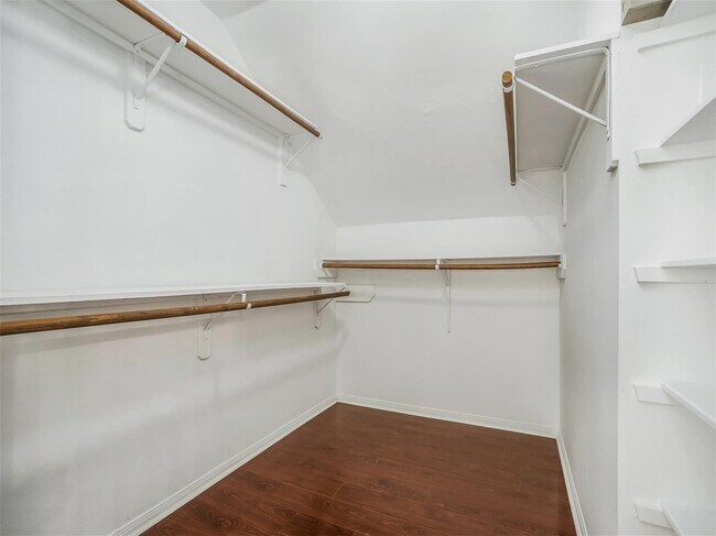 Building Photo - 1827 Senca Springs Ct