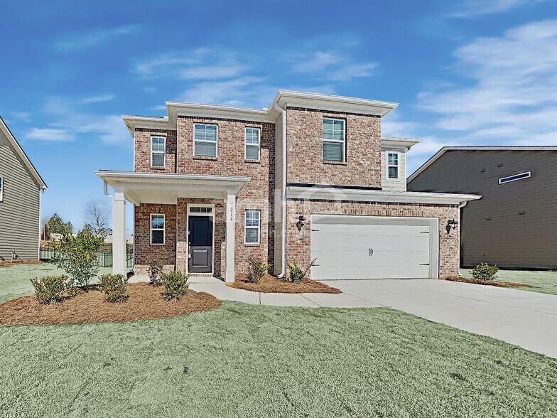 Primary Photo - 214 Lake Vista Dr
