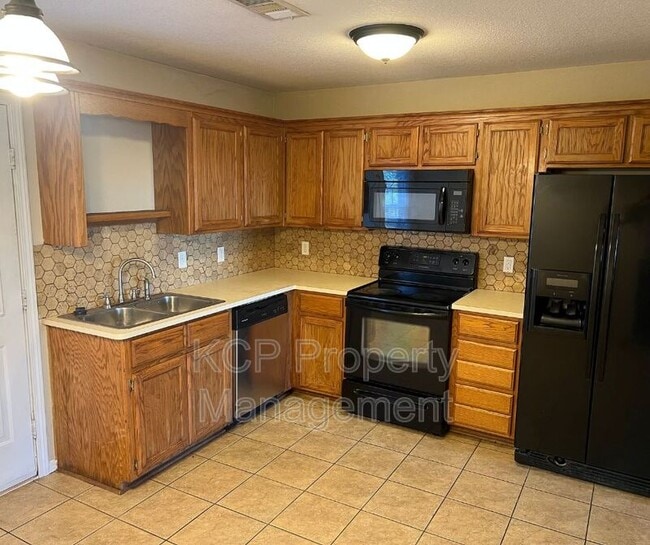 Building Photo - 2208 Kaylonni Ln