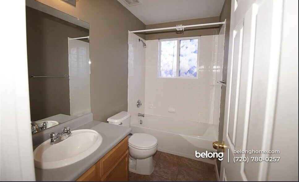 Building Photo - 1487 Live Oak Rd