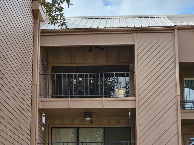 Building Photo - 15575 Marina Dr