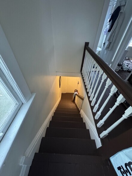 Building Photo - 101 5th St