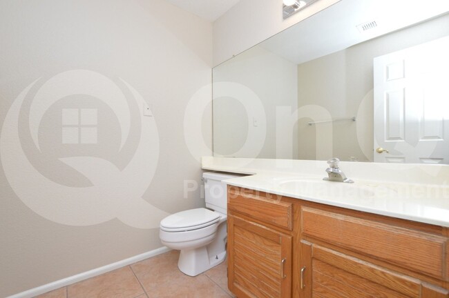 Building Photo - 2125 E Nantuckett Dr