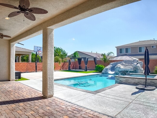 Building Photo - Exquisite Luxury Rental in Prestigious Gated Tule Springs Community