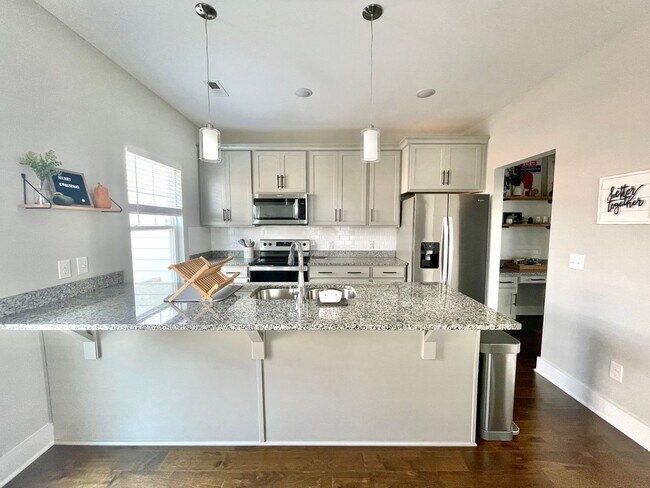Building Photo - FURNISHED (or not) Like New 2020 Build Old...