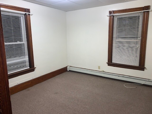 Building Photo - 494 Pleasant St