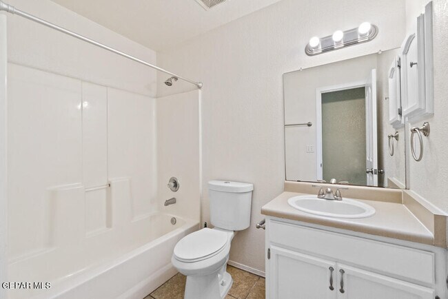 Building Photo - 14056 Tierra Venado Dr
