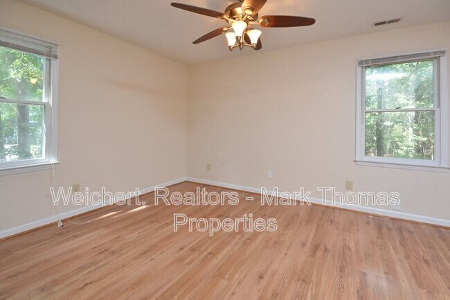Building Photo - 13 Tarawa Terrace