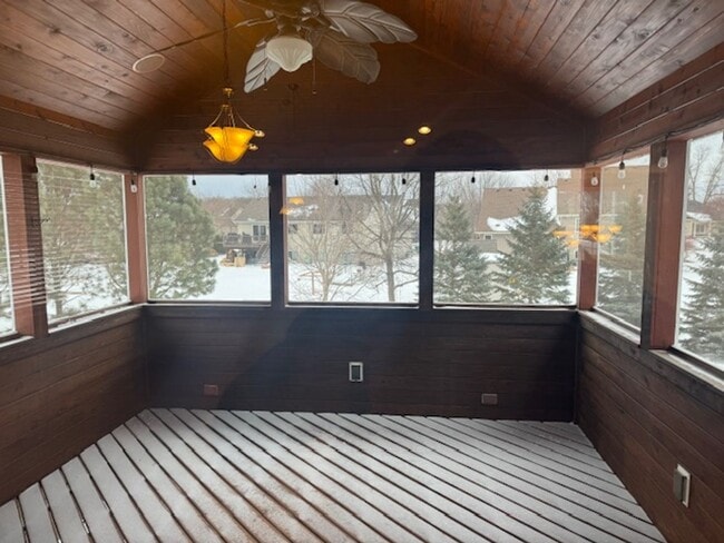 Building Photo - Gorgeous 6 Bed/3 Bath/3 Garage SFH with Screened in Porch, and Firepit in Minnetrista!