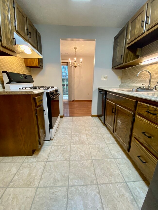 Building Photo - 30 Monmouth Dr