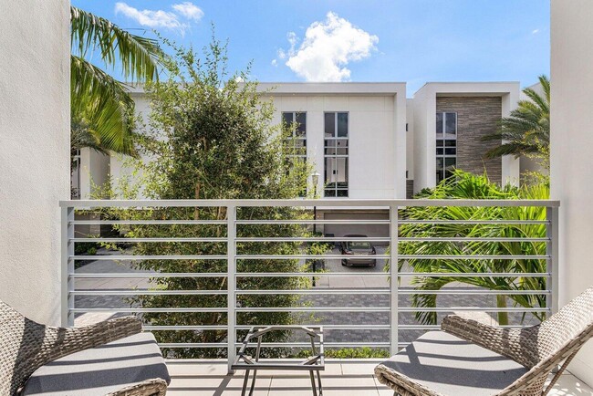 Building Photo - 4051 NW 17th Ave