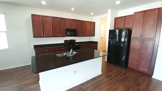 Building Photo - 7013 Island Queen Ct