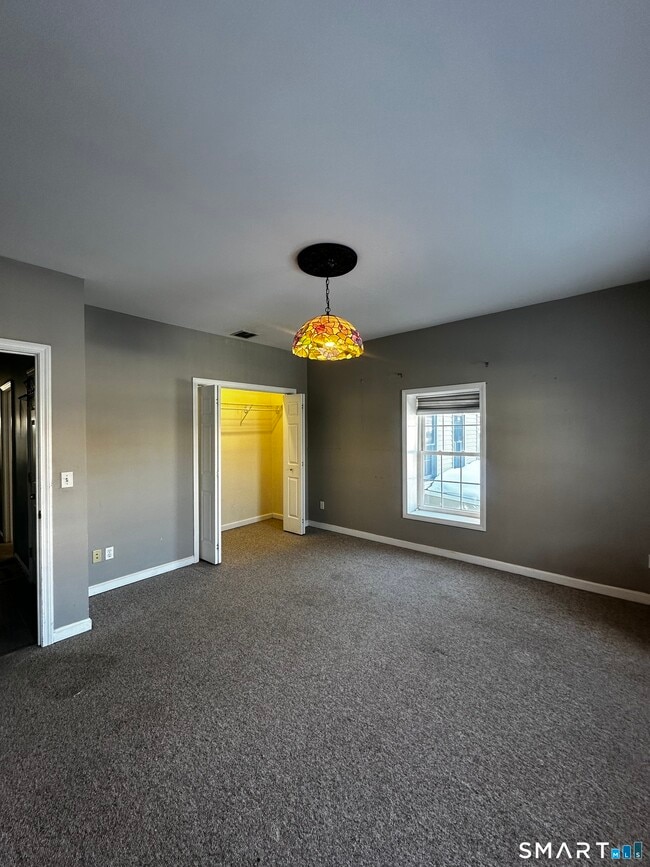 Building Photo - 32 W Main St