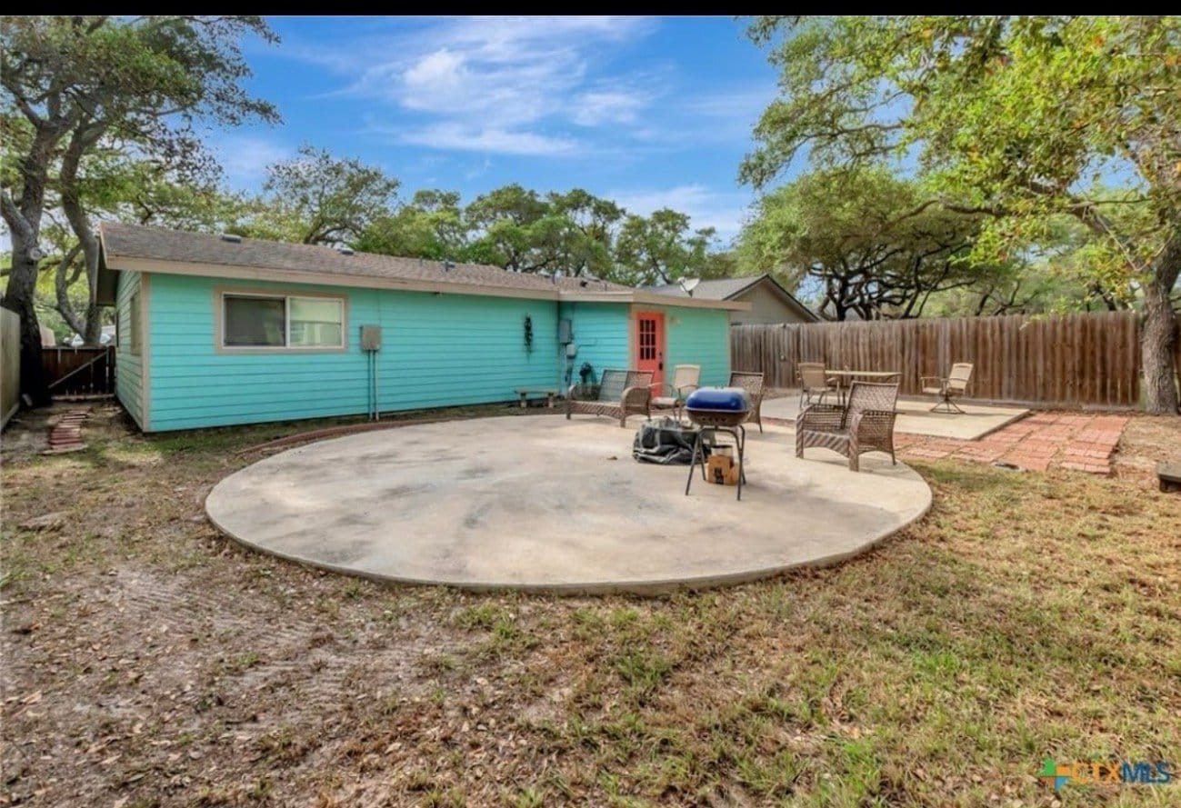 Building Photo - 51 Sandra Dr
