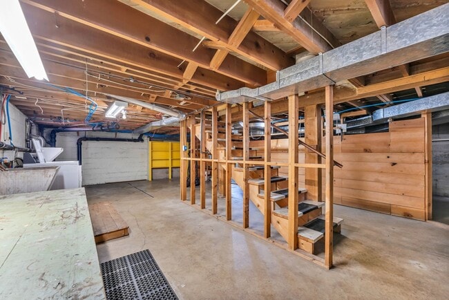 Building Photo - 760 Marsh Ave