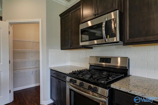 Building Photo - 128 Oak Fletcher Dr