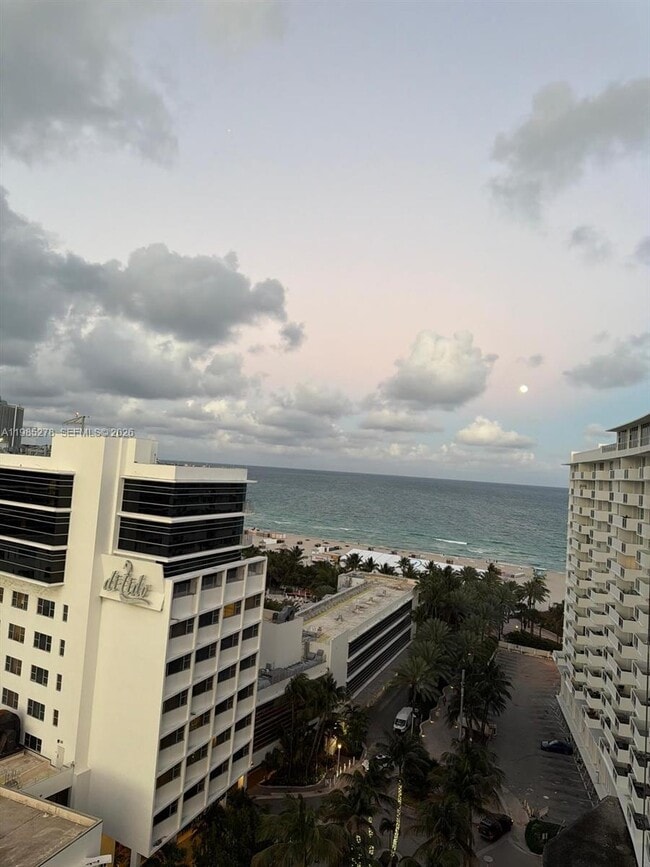 Building Photo - 100 Lincoln Rd