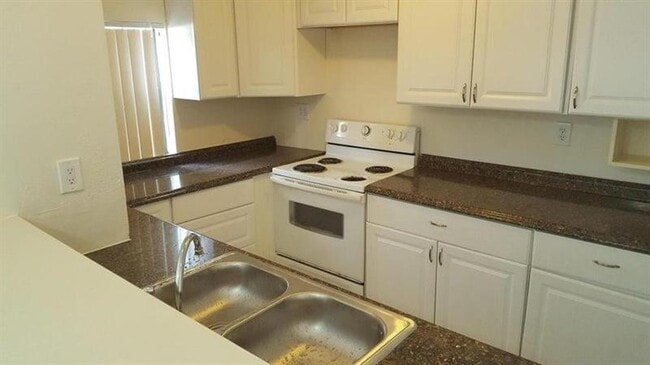 Building Photo - 9101 NW 38th Dr