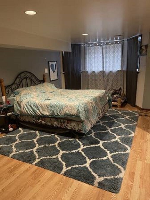 Building Photo - 1042 N Winchester Ave