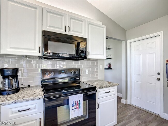 Building Photo - 13633 Admiral Ct