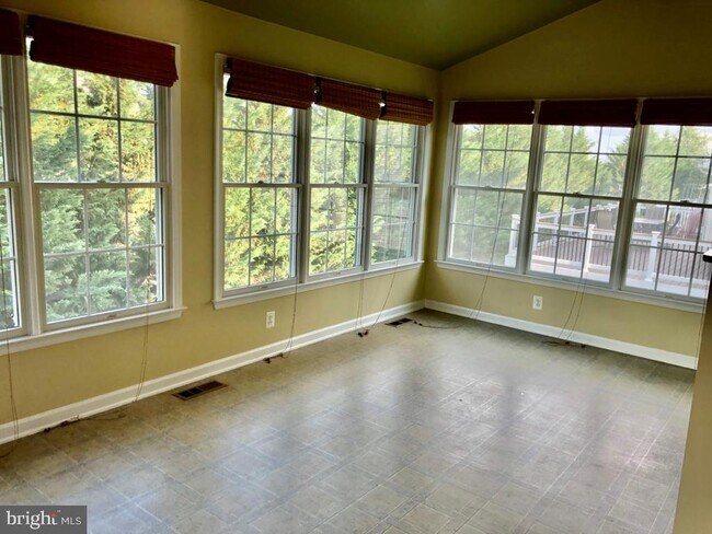Building Photo - 20084 Boxwood Pl