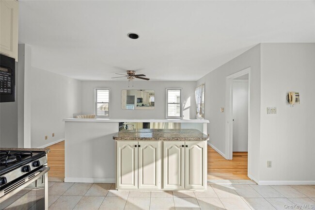 Building Photo - 39 Stewart St