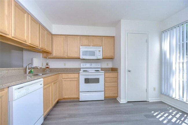 Building Photo - 13937 Fletchers Mill Dr