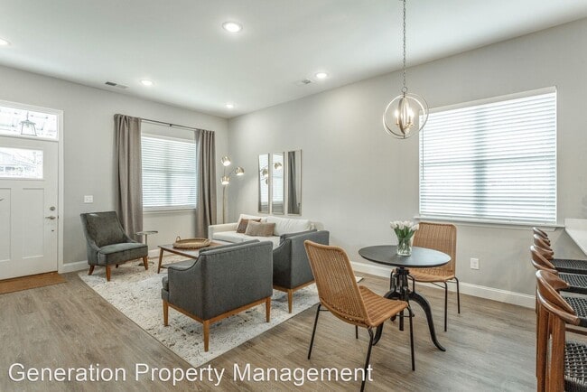 Building Photo - 4 br, 3.5 bath House - 591 Strong Avenue