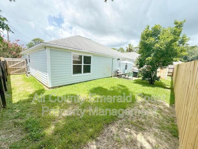 Building Photo - 915 Emily Cir