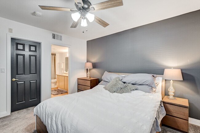 Building Photo - Fully Furnished 3BD/2BA in SW Vegas | Gate...
