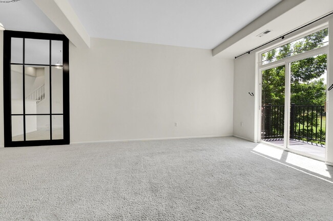 Building Photo - $2,345.95 - HALF OFF First Month's Rent - 2 Beds, 2 Baths, Condo in Littleton with Fireplace and ...