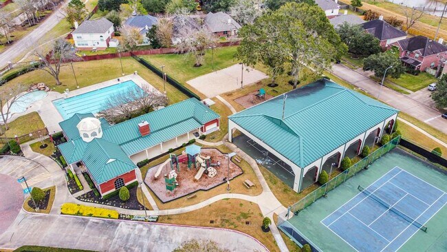Building Photo - 5931 Mettler Ln